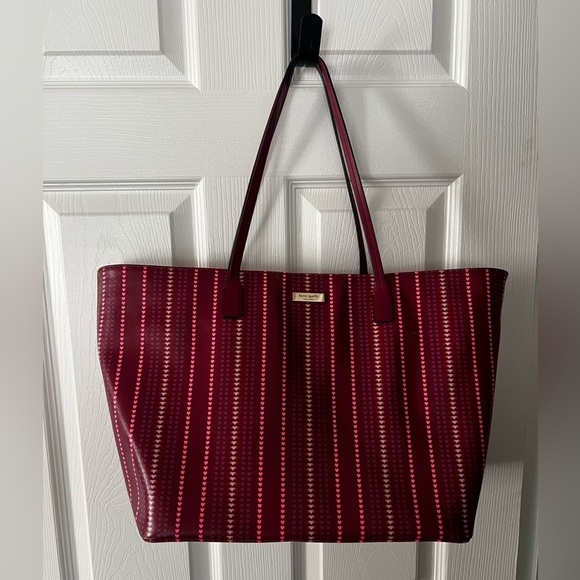 Kate Spade ECU Margareta Cranberry Heart X-large Tote - Picture 10 of 16